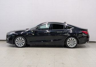 Подержанный автомобиль Hongqi H5 2022 года (28 фото)