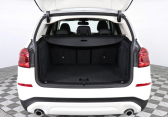 Подержанный автомобиль BMW X3 2020 года (9 фото)