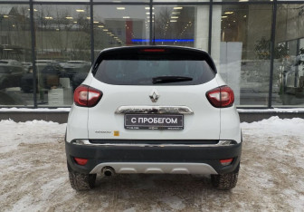 Подержанный автомобиль Renault Kaptur 2019 года (7 фото)