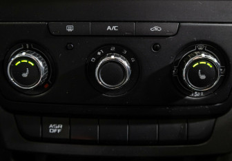 Подержанный автомобиль Skoda Yeti 2013 года (8 фото)