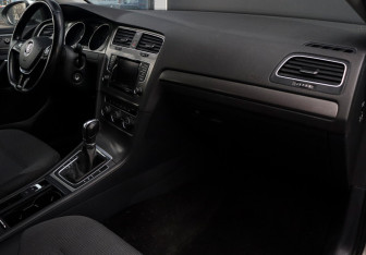 Подержанный автомобиль Volkswagen Golf Hatchback 2013 года (9 фото)