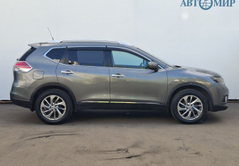 Подержанный автомобиль Nissan X-Trail 2015 года (4 фото)