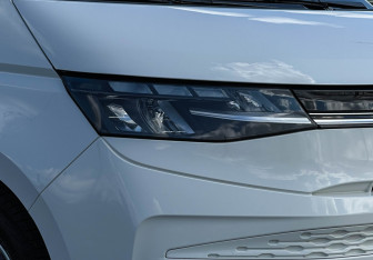 Подержанный автомобиль Volkswagen Multivan 2025 года (22 фото)