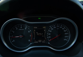 Подержанный автомобиль FAW Besturn X80 2019 года (9 фото)