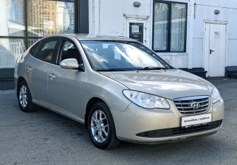 Подержанный автомобиль Hyundai Elantra Sedan 2010 года (3 фото)