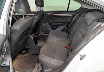 Подержанный автомобиль Skoda Octavia Liftback 2018 года (12 фото)