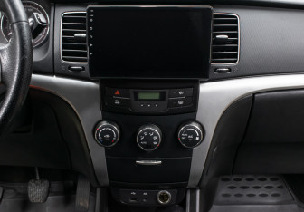 Подержанный автомобиль SsangYong Actyon 2011 года (14 фото)