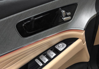 Подержанный автомобиль Jaecoo J8 2024 года (10 фото)