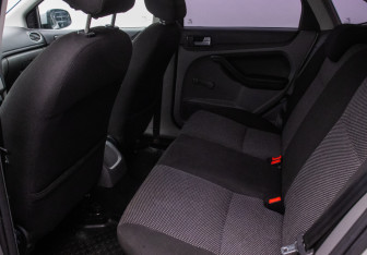 Подержанный автомобиль Ford Focus Hatchback 2010 года (11 фото)