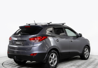 Подержанный автомобиль Hyundai ix35 2012 года (4 фото)