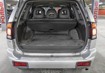 Подержанный автомобиль Mitsubishi Pajero Sport 2003 года (10 фото)