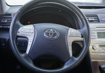 Подержанный автомобиль Toyota Camry Sedan 2011 года (14 фото)