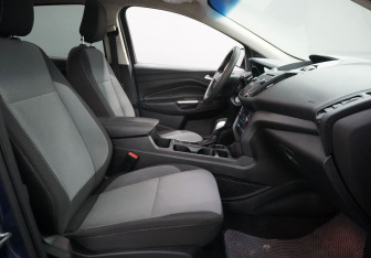 Подержанный автомобиль Ford Escape 2018 года (9 фото)