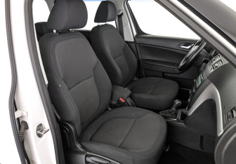 Подержанный автомобиль Skoda Yeti 2015 года (24 фото)