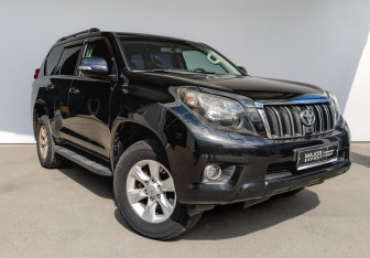 Подержанный автомобиль Toyota Land Cruiser Prado 2010 года (3 фото)