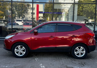 Подержанный автомобиль Hyundai ix35 2010 года (5 фото)