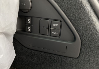 Подержанный автомобиль Volkswagen Touareg 2015 года (11 фото)