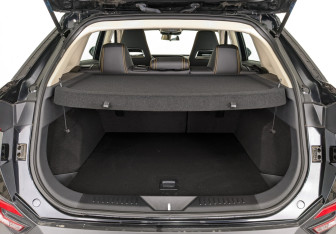 Новый FAW Bestune T77 2024 (8 фото)