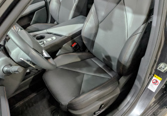 Подержанный автомобиль Changan UNI-V 2023 года (20 фото)