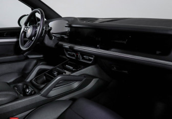 Подержанный автомобиль Porsche Cayenne 2024 года (9 фото)