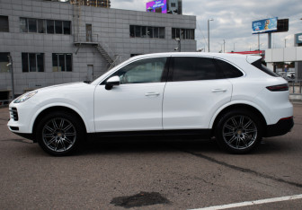 Подержанный автомобиль Porsche Cayenne 2019 года (8 фото)