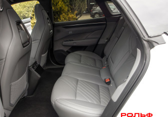 Подержанный автомобиль Zeekr 001 2024 года (8 фото)