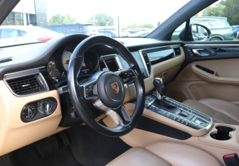 Подержанный автомобиль Porsche Macan 2016 года (13 фото)