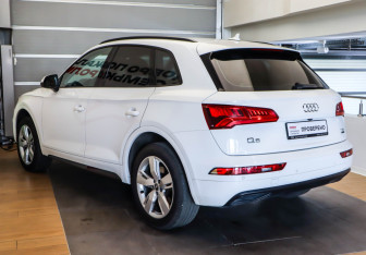 Подержанный автомобиль Audi Q5 2017 года (6 фото)