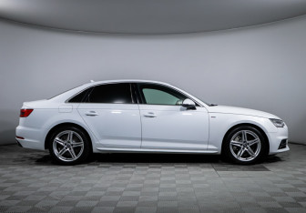 Подержанный автомобиль Audi A4 Sedan 2017 года (4 фото)