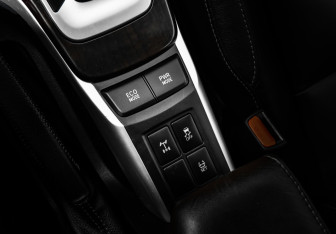 Подержанный автомобиль Toyota Fortuner 2017 года (18 фото)