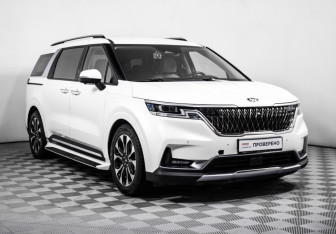 Подержанный автомобиль Kia Carnival 2021 года (3 фото)