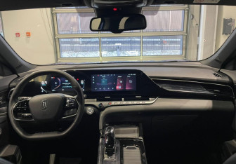 Подержанный автомобиль FAW Bestune T55 2023 года (11 фото)