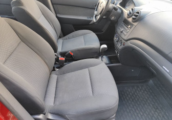 Подержанный автомобиль Chevrolet Aveo Sedan 2010 года (9 фото)