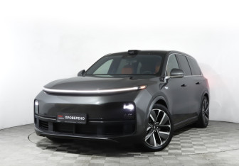 Подержанный автомобиль LiXiang L9 2024 года (22 фото)