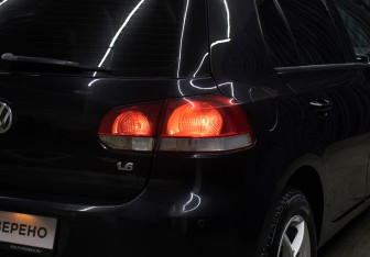 Подержанный автомобиль Volkswagen Golf Hatchback 2010 года (22 фото)