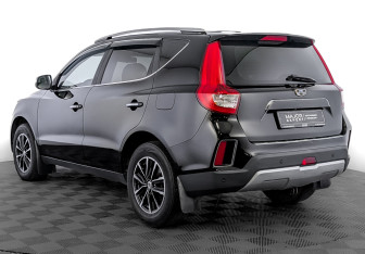 Подержанный автомобиль Geely Emgrand X7 2018 года (7 фото)