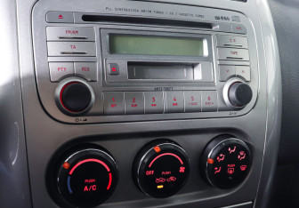 Подержанный автомобиль Suzuki Liana Wagon 2004 года (18 фото)