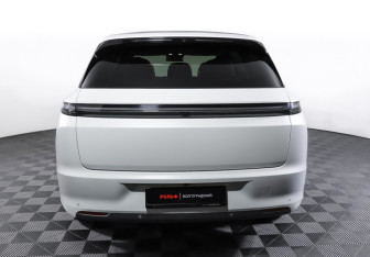 Подержанный автомобиль LiXiang L7 2024 года (6 фото)