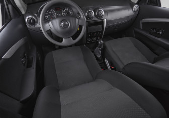 Подержанный автомобиль Nissan Almera Sedan 2018 года (8 фото)