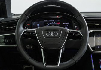 Подержанный автомобиль Audi A6 Sedan 2025 года (11 фото)