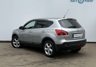 Подержанный автомобиль Nissan Qashqai 2007 года (7 фото)