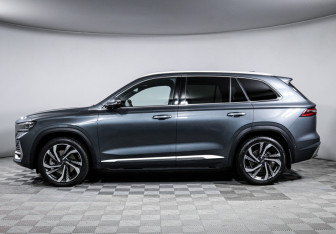 Подержанный автомобиль Geely Monjaro 2023 года (8 фото)