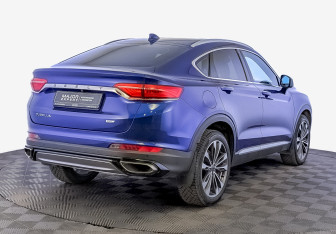 Подержанный автомобиль Geely Tugella 2022 года (5 фото)