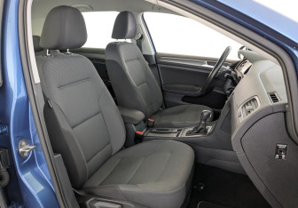 Подержанный автомобиль Volkswagen Golf Hatchback 2013 года (22 фото)