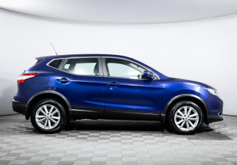 Подержанный автомобиль Nissan Qashqai 2016 года (4 фото)