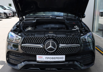 Подержанный автомобиль Mercedes-Benz GLE 2021 года (9 фото)