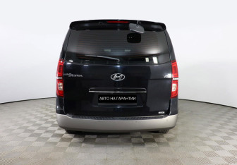 Подержанный автомобиль Hyundai Grand Starex 2018 года (4 фото)