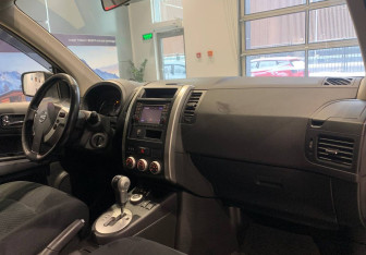 Подержанный автомобиль Nissan X-Trail 2013 года (13 фото)