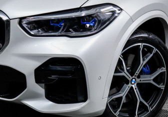 Подержанный автомобиль BMW X5 2022 года (16 фото)