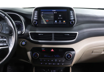 Подержанный автомобиль Hyundai Tucson 2019 года (14 фото)